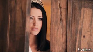 Подружка невесты занялась с женихом анальным сексом