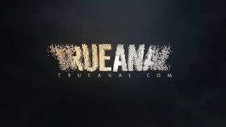 Блондинка с большой задницей отдалась на кастинге мужику в тугой анал